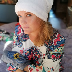 Czapka futrzana zimowa biala