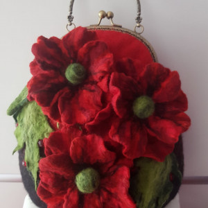 Wełniana torebka z makami