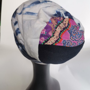 Czapka smerfetka ręcznie farbowana