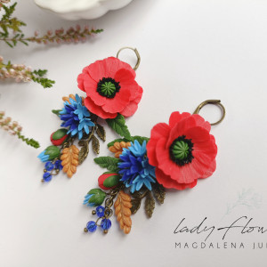 Kolczyki z makami i chabrami