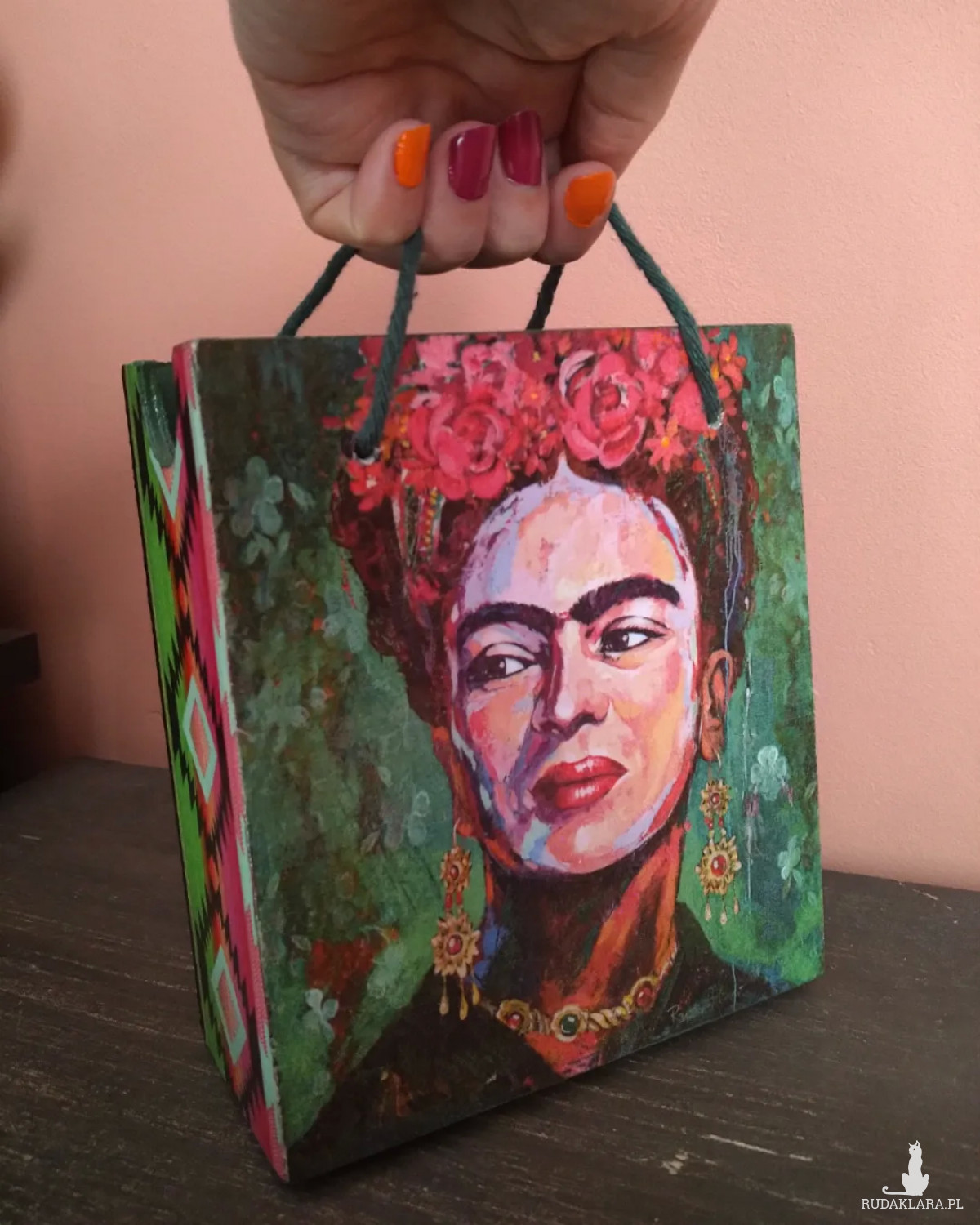 Drewniany pojemnik listownik Frida Kahlo meksykański wzór pudełko decoupage