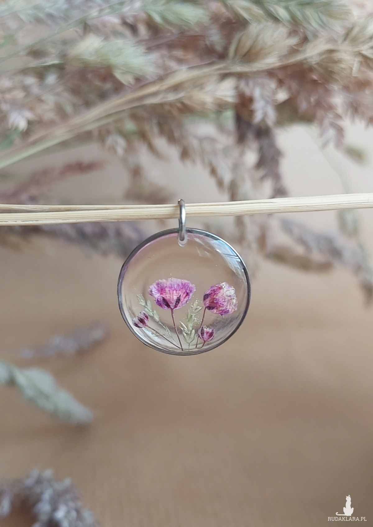 Srebrna zawieszka srebrny wisiorek naszyjnik żywica z żywicy kwiaty z kwiatami suszone prawdziwe kwiaty białe kwiaty z gipsówką transparentna delikatna