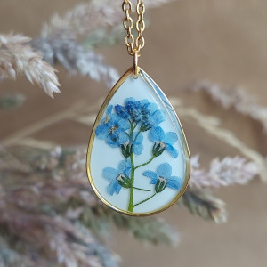 Złota zawieszka złoty wisiorek naszyjnik żywica z żywicy kwiaty z kwiatami suszone prawdziwe kwiaty delikatna niezapominajki niezapominajkami niezapominajka