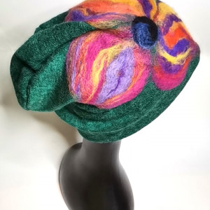 Czapka wełniana filcowana  zimowa handmade w kwiaty