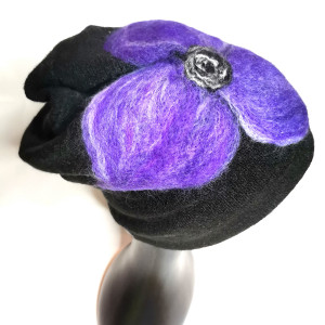 Czapka wełniana filcowana  zimowa handmade w kwiaty