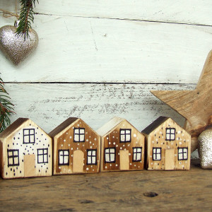 Małe drewniane domki dekoracyjne - Brązowe