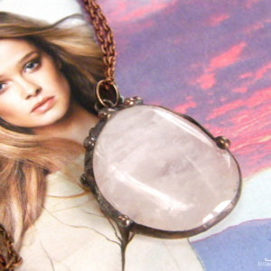 Naszyjnik wisiorek kwarc różowy bryłka