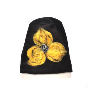 Czapka wełniana filcowana  zimowa handmade w kwiaty