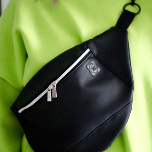 Nerka czarna z eko skóry