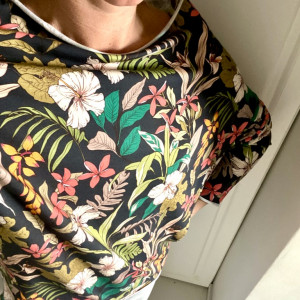 Bluzka oversizowa kwiaty na graficie