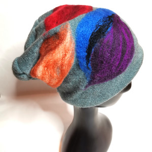 Czapka wełniana filcowana  zimowa handmade w kwiaty