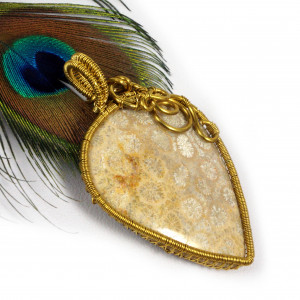 Skamielina koralu, Mosiężny wisior ze skamieliną, ręcznie wykonany, prezent dla niej, prezent dla mamy, prezent urodzinowy biżuteria autorska