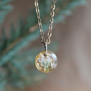 Złota zawieszka złoty wisiorek wisior kwiat naszyjnik żywica z żywicy suszone kwiaty naturalny prezent mały