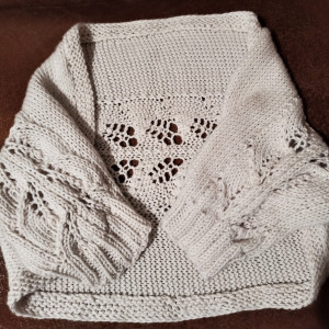 Dziewczęca narzutka na ramiona