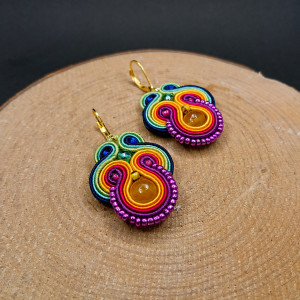 TĘCZOWE WISZĄCE KOLCZYKI SUTASZ Z JADEITAMI