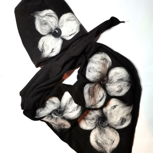 komplet wełniany czarny wełna merynosy kwiaty