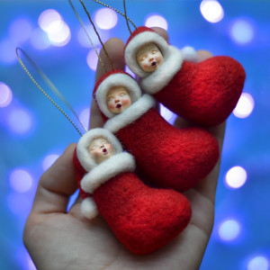 Noworodki w strojach sylwestrowych