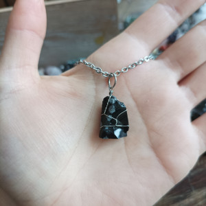 Naszyjnik z Obsydianem śnieżnym