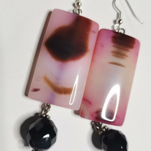 Kolczyki kamienie koraliki