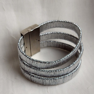 Bransoletka z zapięciem na magnes