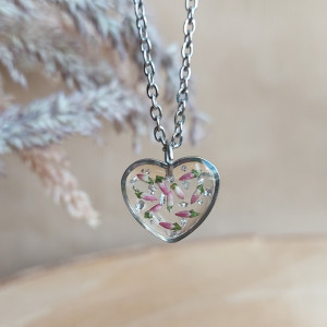 Srebrna zawieszka srebrny wisiorek naszyjnik żywica z żywicy kwiaty z kwiatami serce serduszko białe kwiaty różowe róż wrzos