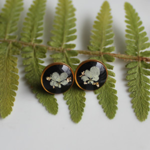 Złote kolczyki wkręty sztyfty żywica z żywicy kwiaty z kwiatami suszone prawdziwe kwiaty retro vintage kobiece na prezent delikatne czarne