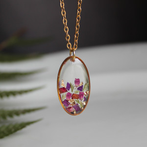 Złota zawieszka złoty wisiorek kwiat naszyjnik żywica z żywicy suszone kwiaty z kwiatami naturalne żywe kwiaty zielona żywica epoksydowa owalna storczyk