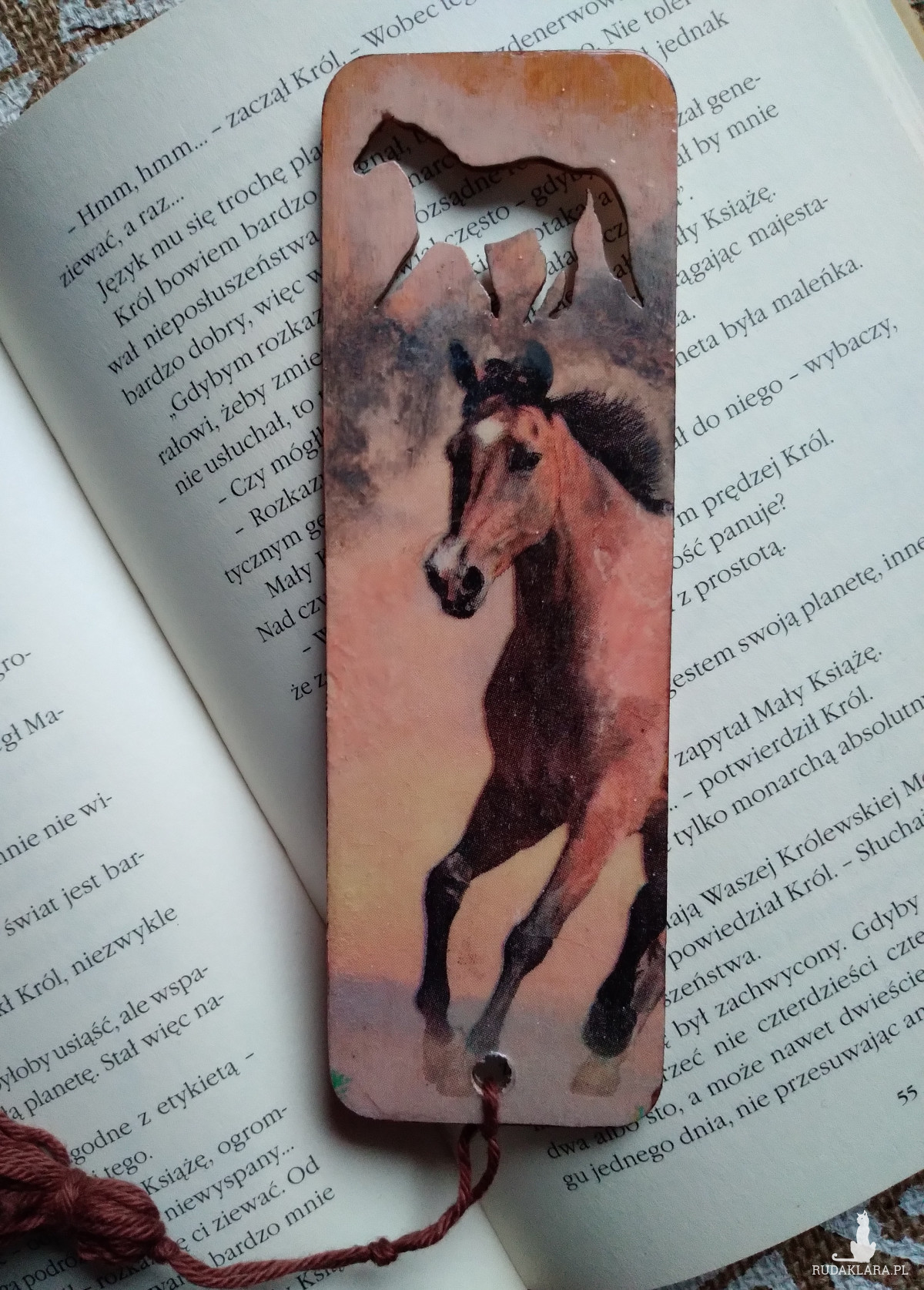 Drewniana zakładka do książki piękne konie w galopie ogiery wycięty koń decoupage