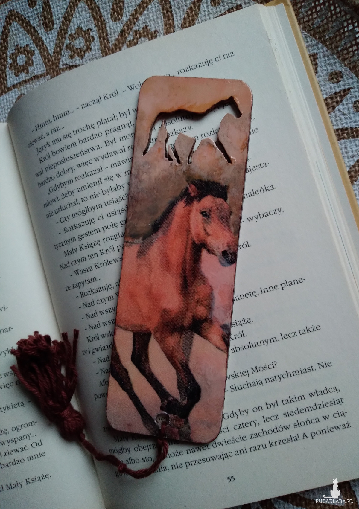 Drewniana zakładka do książki piękne konie w galopie ogiery wycięty koń decoupage