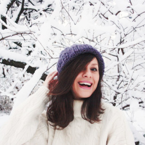 Szara zimowa czapka handmade z wełną