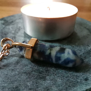 Naszyjnik z kamieniem