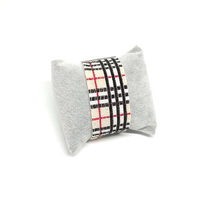 Bransoletka z koralików w kratkę