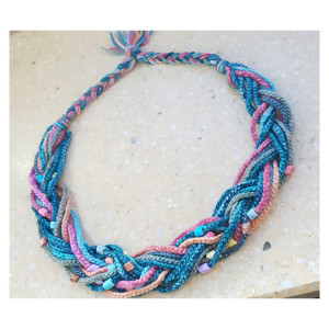 5770; pastelowy naszyjnik; lekki, efektowny