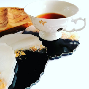 Podkładki dekoracyjne. Perłowo-czarne. Komplet