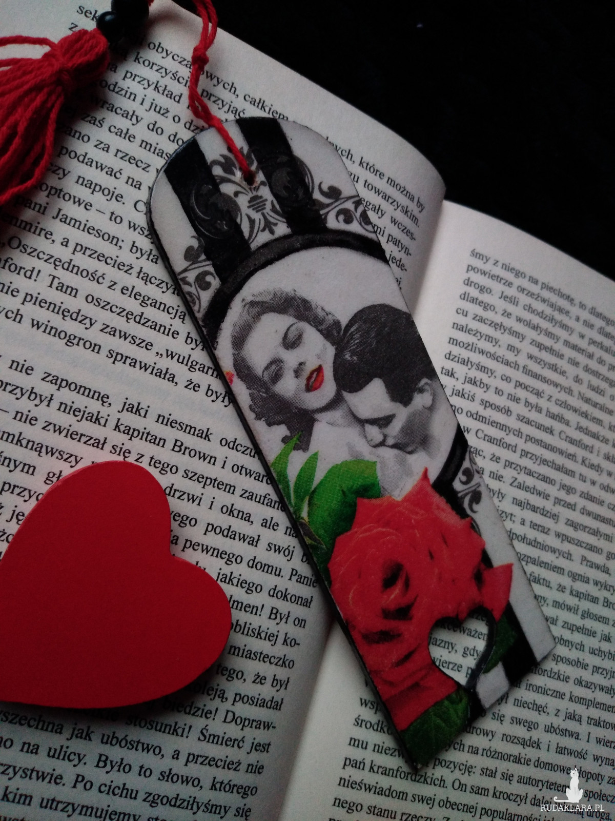 Drewniana Zakładka do książki Zakochani Love retro vintage Miłość czerwone akcenty róże decoupage