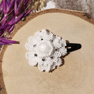 Spinka do włosów z koralików , mała klamra.