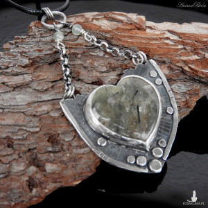 Wisiorek srebrny serce z prehnitem