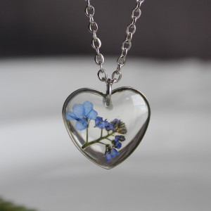 Srebrna zawieszka srebrny wisiorek niezapominajki kwiat naszyjnik żywica z żywicy kwiaty z kwiatami niezapominajka z niezapominajkami serce serduszko