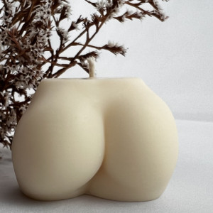 Świeca sojowa pełny tyłek kobiety