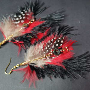 Kolczyki czerwono-czarne piora