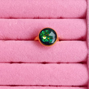 Złoty pierścionek regulowany, żywica epoksydowa, brokat