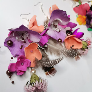 Kolczyki etno boho kwiaty pióra długie