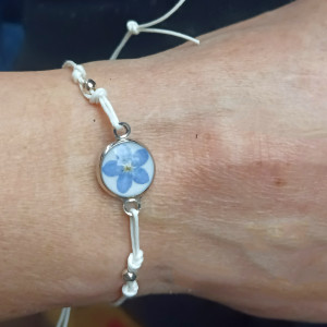 Kolorowa bransoletka z żywicy z kwiatem