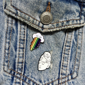 przypinki tęcza i twarzokubek