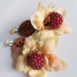 Klipsy jeżyny drewno