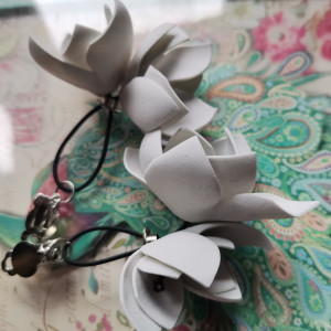 Klipsy białe kwiaty