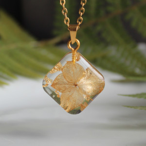 Złota zawieszka złoty wisiorek kwiat naszyjnik żywica z żywicy suszone kwiaty z kwiatami naturalne żywe kwiaty żywica epoksydowa hortensja