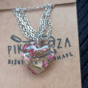 Serce wisiorek wrzos różowy delikatny wisiorek żywica