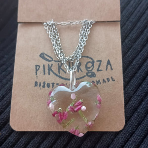 Serduszko wrzos serce z żywicy słodki wisiorek