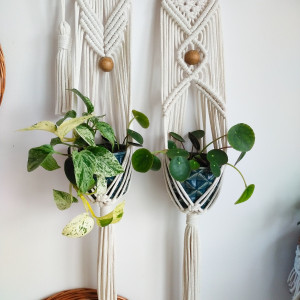 Kwietnik makrama na 2 doniczki -duże korale dębowe